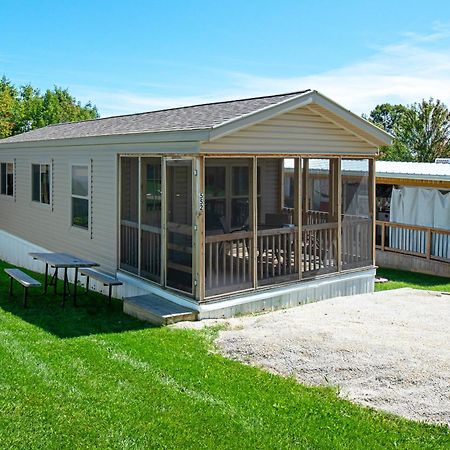 Plymouth Rock Camping Resort Deluxe Cottage Elkhart Lake Exterior foto