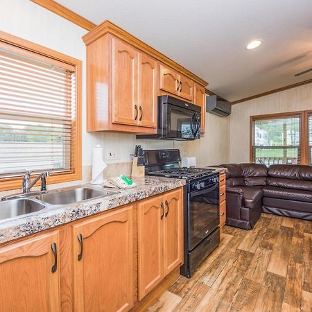 Plymouth Rock Camping Resort Deluxe Cottage Elkhart Lake Exterior foto