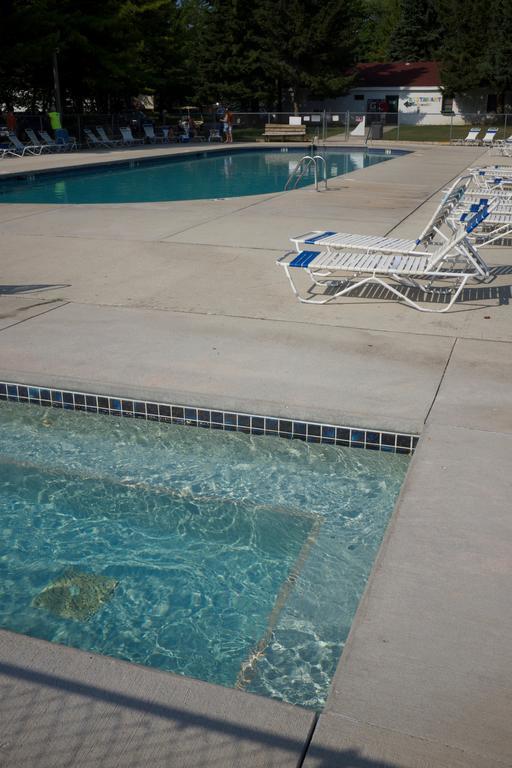 Plymouth Rock Camping Resort Deluxe Cottage Elkhart Lake Exterior foto