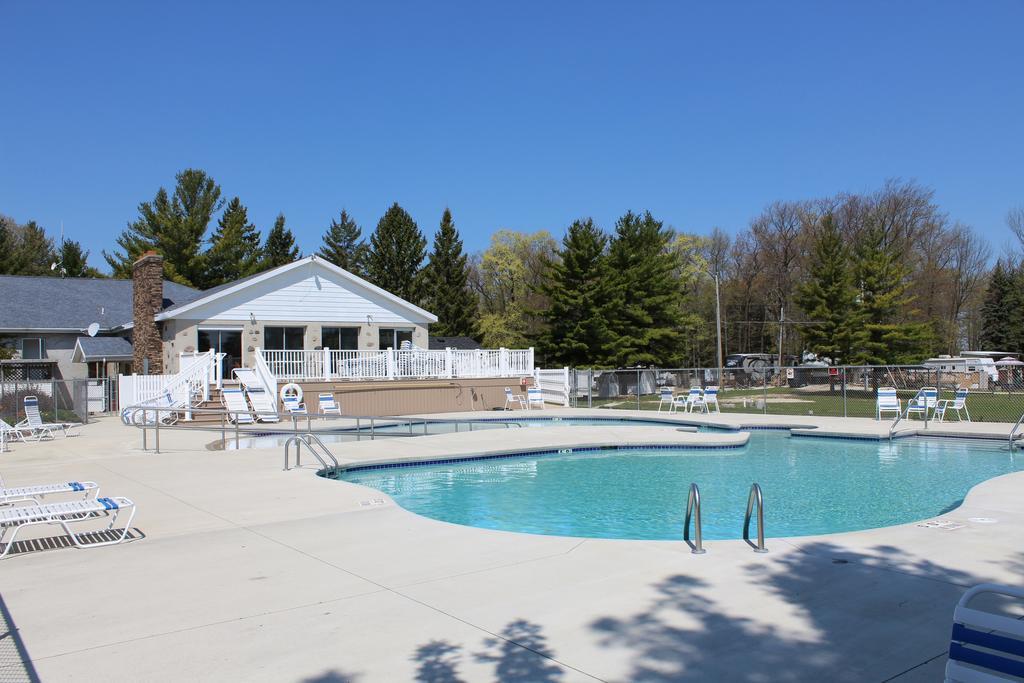 Plymouth Rock Camping Resort Deluxe Cottage Elkhart Lake Exterior foto