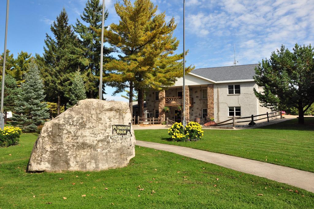 Plymouth Rock Camping Resort Deluxe Cottage Elkhart Lake Exterior foto