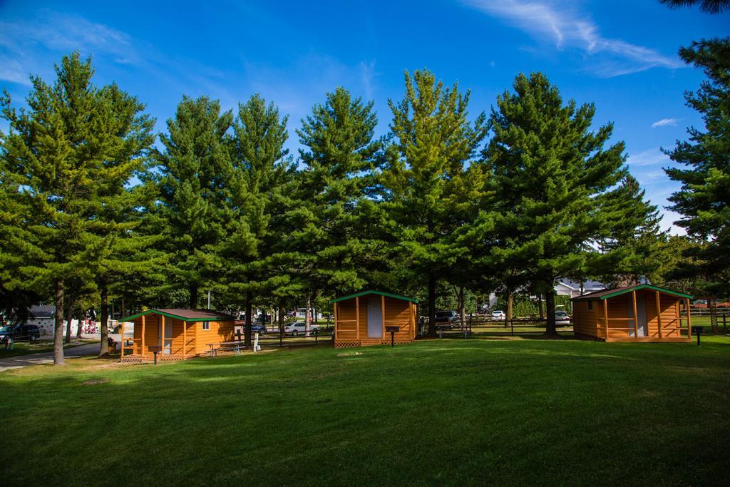 Plymouth Rock Camping Resort Deluxe Cottage Elkhart Lake Exterior foto